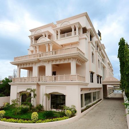 Jc Castle Ξενοδοχείο Shirdi Εξωτερικό φωτογραφία
